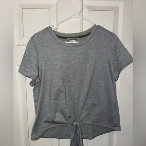 FREE 💰Gray Short Sleeve Top with Tie Front